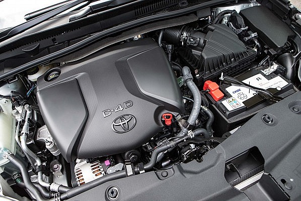 toyota_avensis_sedan_63